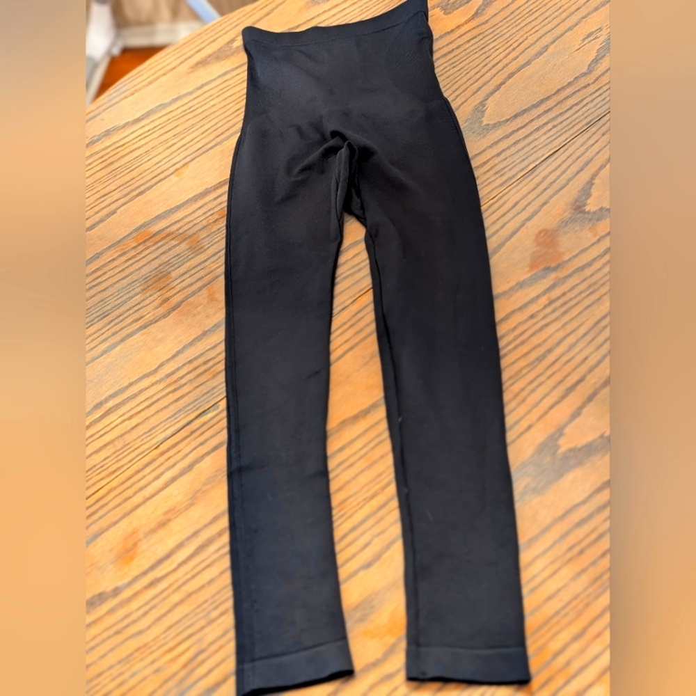 Empetua Black Leggings